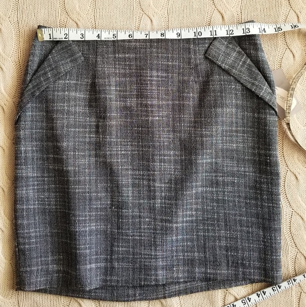 NEW Plaid mini skirt - Picture 3 of 7